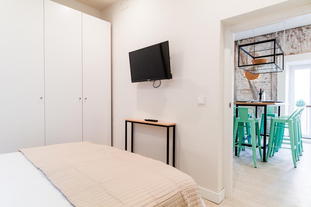 Latina I Apartment มาดริด ภายนอก รูปภาพ